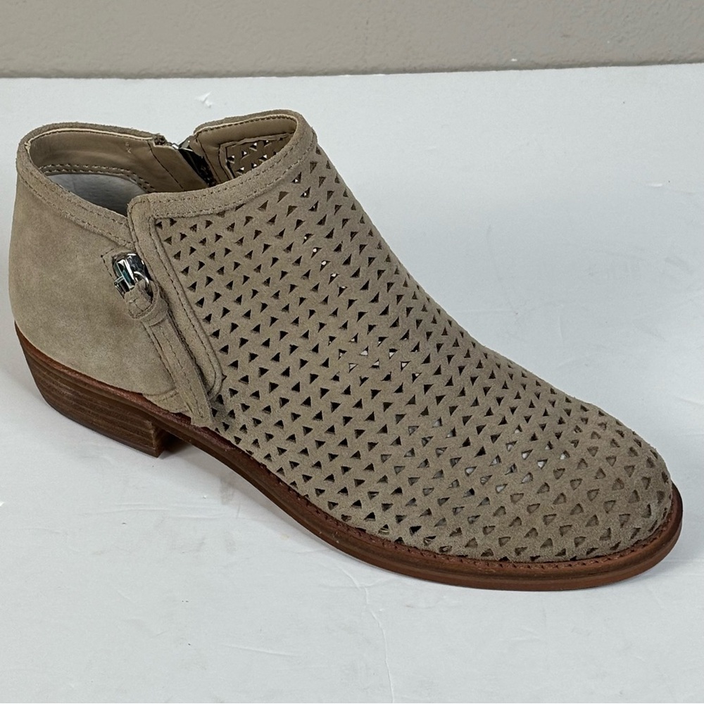 New Gianni Bini Beige Suede Ankle Boots Block Heel Side Silver Zip Women’s 7M
